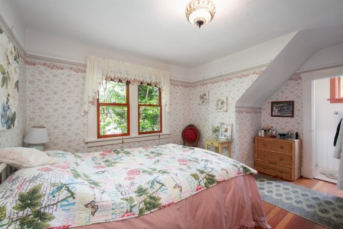 1560 Macgowan Avenue, North Vancouver, BC - Indoor Photo Showing Bedroom