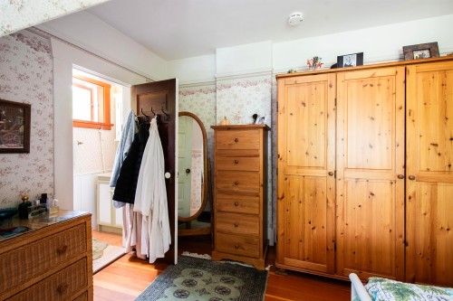 1560 Macgowan Avenue, North Vancouver, BC - Indoor