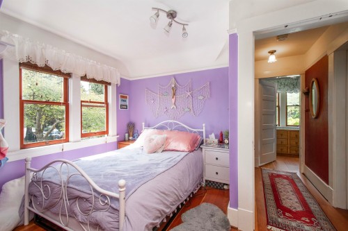 1560 Macgowan Avenue, North Vancouver, BC - Indoor Photo Showing Bedroom