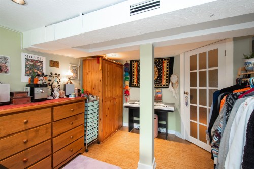 1560 Macgowan Avenue, North Vancouver, BC - Indoor Photo Showing Other Room