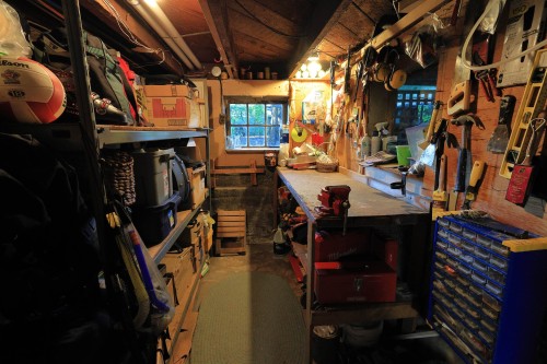 1560 Macgowan Avenue, North Vancouver, BC - Indoor Photo Showing Basement