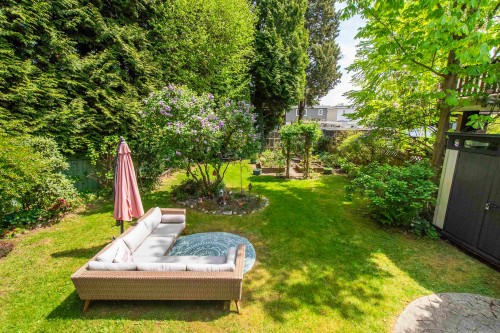 1560 Macgowan Avenue, North Vancouver, BC - Outdoor