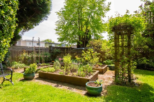 1560 Macgowan Avenue, North Vancouver, BC - Outdoor