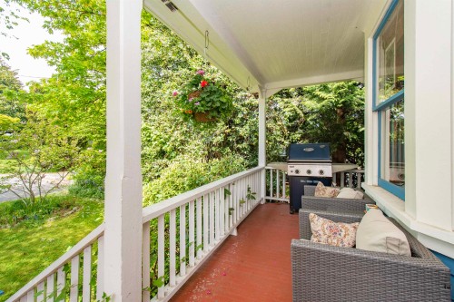 1560 Macgowan Avenue, North Vancouver, BC - Outdoor
