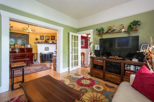 1560 Macgowan Avenue, North Vancouver, BC - Indoor