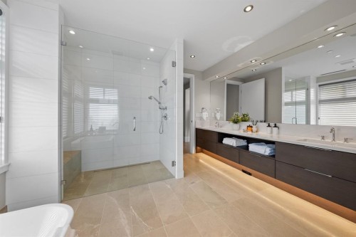 2972 Burfield Place, West Vancouver, BC - Indoor Photo Showing Bathroom