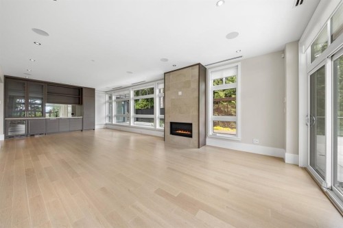 2972 Burfield Place, West Vancouver, BC - Indoor Photo Showing Living Room With Fireplace