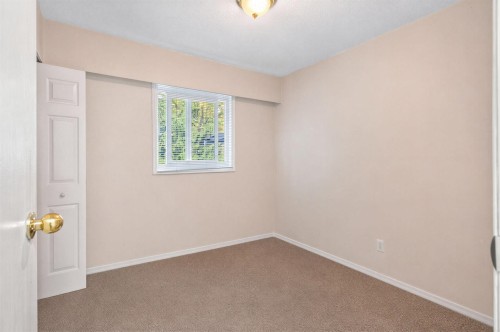 1614 Connaught Drive, Port Coquitlam, BC - Indoor Photo Showing Other Room
