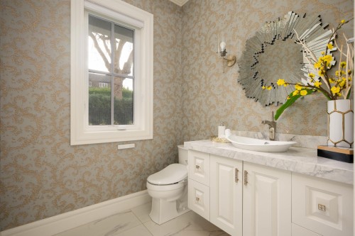 3955 Broadway W, Vancouver, BC - Indoor Photo Showing Bathroom