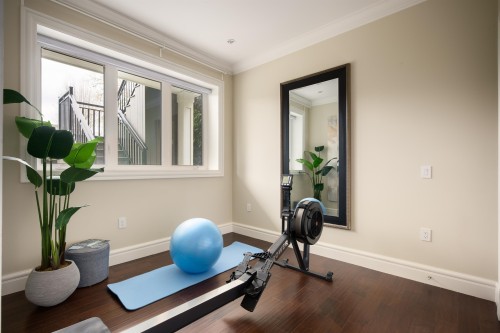 3955 Broadway W, Vancouver, BC - Indoor Photo Showing Gym Room