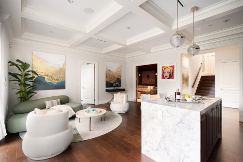 3955 Broadway W, Vancouver, BC - Indoor