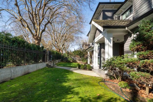 3955 Broadway W, Vancouver, BC - Outdoor