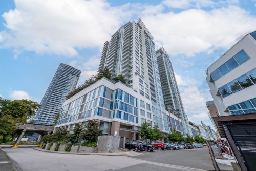 1012-988 Quayside Drive  New Westminster, BC V3M 0L5