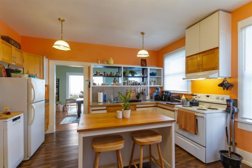 1925 Adanac Street, Vancouver, BC 