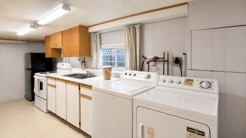4458 Skeena Street, Vancouver, BC - Indoor Photo Showing Laundry Room