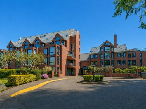 110-1350 View Crescent, Delta, BC - Outdoor With Facade