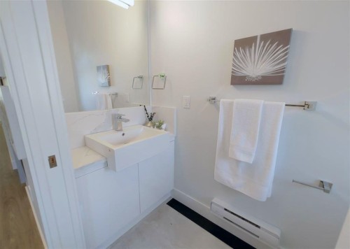 2731 Duke St, Vancouver, BC - Indoor Photo Showing Bathroom