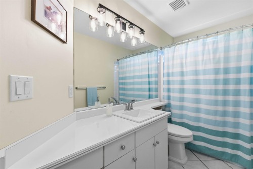 23500 109 Avenue, Maple Ridge, BC - Indoor Photo Showing Bathroom