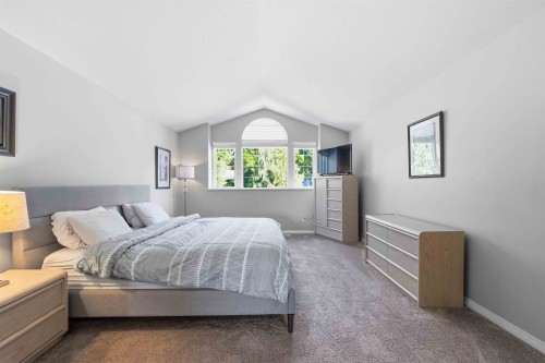 23500 109 Avenue, Maple Ridge, BC - Indoor Photo Showing Bedroom