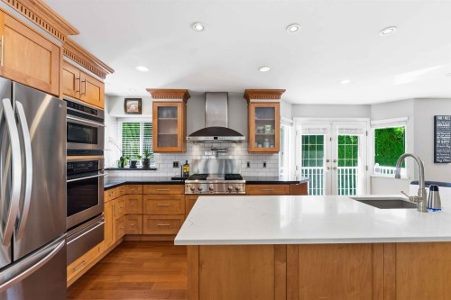 23500 109 Avenue, Maple Ridge, BC - Indoor Photo Showing Kitchen With Stainless Steel Kitchen