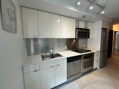 501-233 Robson Street , Vancouver, BC V6B 0E8 3