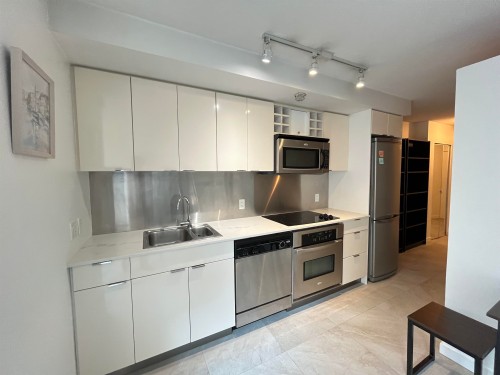 501-233 Robson Street , Vancouver, BC V6B 0E8 4