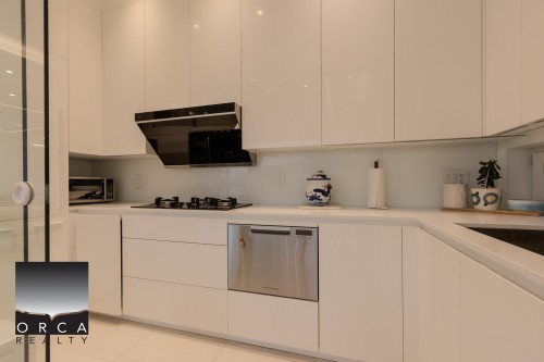 1200 Alderside Road, Port Moody, BC - Indoor Photo Showing Kitchen