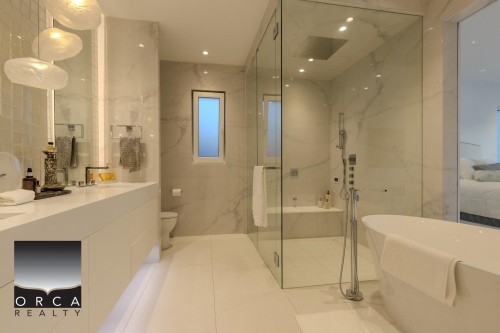 1200 Alderside Road, Port Moody, BC - Indoor Photo Showing Bathroom