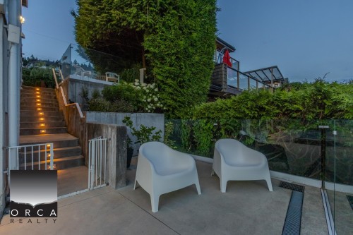 1200 Alderside Road, Port Moody, BC - Outdoor