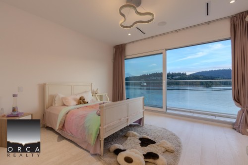 1200 Alderside Road, Port Moody, BC - Indoor Photo Showing Bedroom