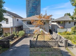 5131 Ann Street Street  Vancouver, BC V5R 4J8