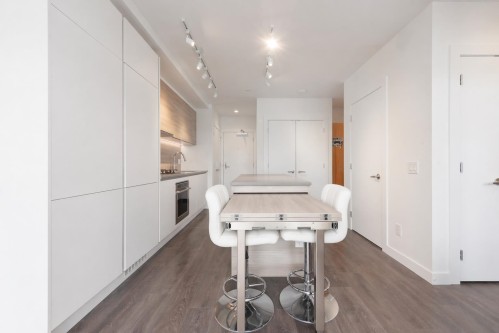 3601-657 Whiting Way, Coquitlam, BC - Indoor Photo Showing Other Room