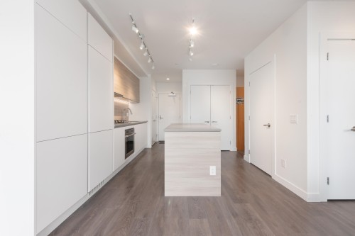 3601-657 Whiting Way, Coquitlam, BC - Indoor Photo Showing Other Room
