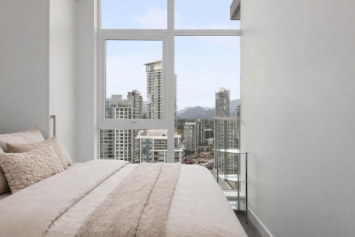 3601-657 Whiting Way, Coquitlam, BC - Indoor Photo Showing Bedroom