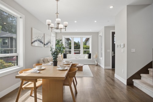 2020 Carson Court, North Vancouver, BC - Indoor Photo Showing Dining Room
