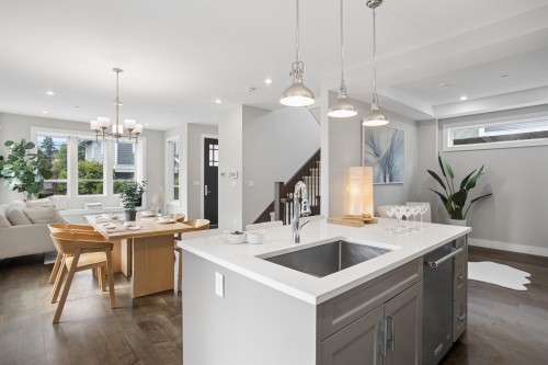 2020 Carson Court, North Vancouver, BC - Indoor Photo Showing Kitchen With Upgraded Kitchen