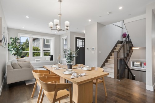 2020 Carson Court, North Vancouver, BC - Indoor Photo Showing Other Room