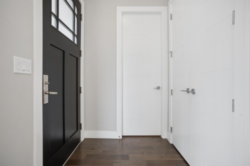 2020 Carson Court, North Vancouver, BC - Indoor Photo Showing Other Room