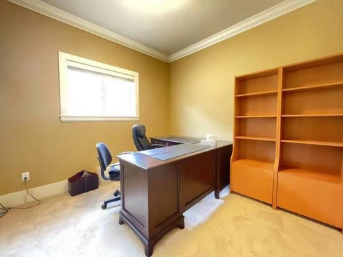 8555-No 2 Road, Richmond, BC - Indoor Photo Showing Office