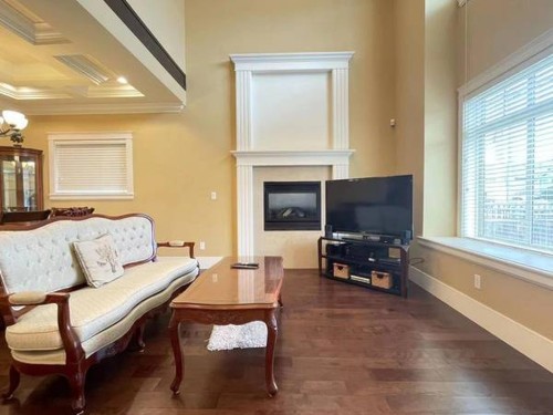 8555-No 2 Road, Richmond, BC - Indoor Photo Showing Other Room With Fireplace
