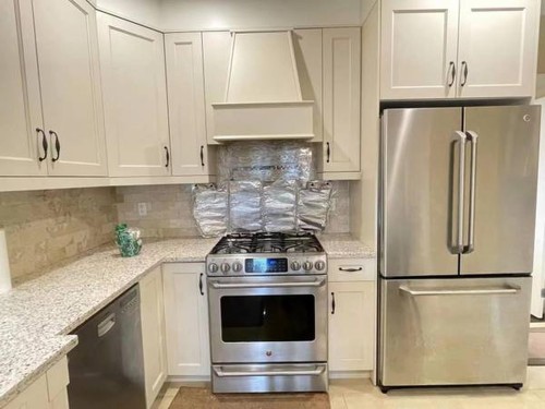 8555-No 2 Road, Richmond, BC - Indoor Photo Showing Kitchen With Upgraded Kitchen