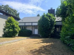 1420 38th Avenue W Vancouver, BC V6M 1R5