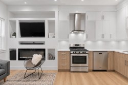 2-1136 Pender Street E Vancouver, BC V6A 1W5