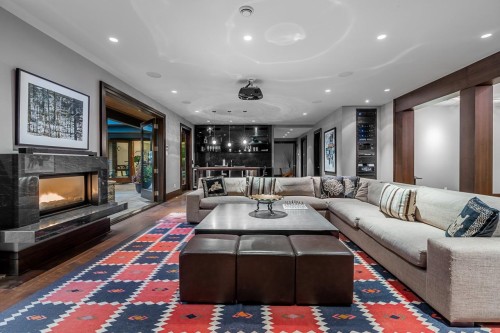 2870 Marine Drive Sw, Vancouver, BC - Indoor Photo Showing Living Room With Fireplace