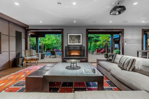 2870 Marine Drive Sw, Vancouver, BC - Indoor Photo Showing Living Room With Fireplace