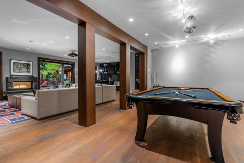 2870 Marine Drive Sw, Vancouver, BC - Indoor Photo Showing Other Room
