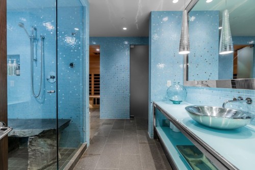 2870 Marine Drive Sw, Vancouver, BC - Indoor Photo Showing Bathroom