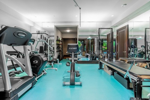 2870 Marine Drive Sw, Vancouver, BC - Indoor Photo Showing Gym Room