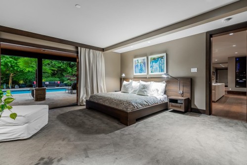 2870 Marine Drive Sw, Vancouver, BC - Indoor Photo Showing Bedroom