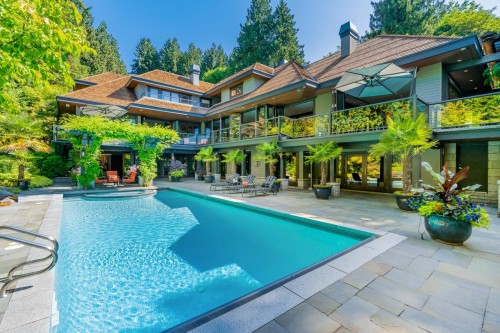 2870 Marine Drive Sw, Vancouver, BC - Outdoor With In Ground Pool